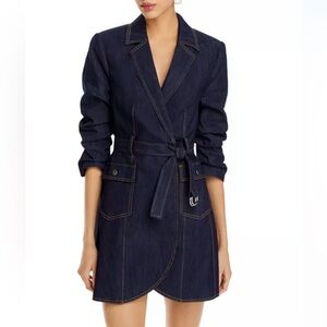 Cinq à Sept
Jenessa Denim Blazer Dress size 6. Worn once! Perfect condition!!